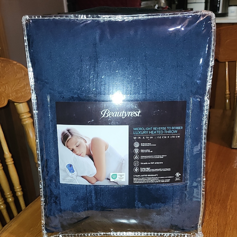 Beautyrest Oversized Reversible Microlight/Berber Electric Heated Throw Blanket